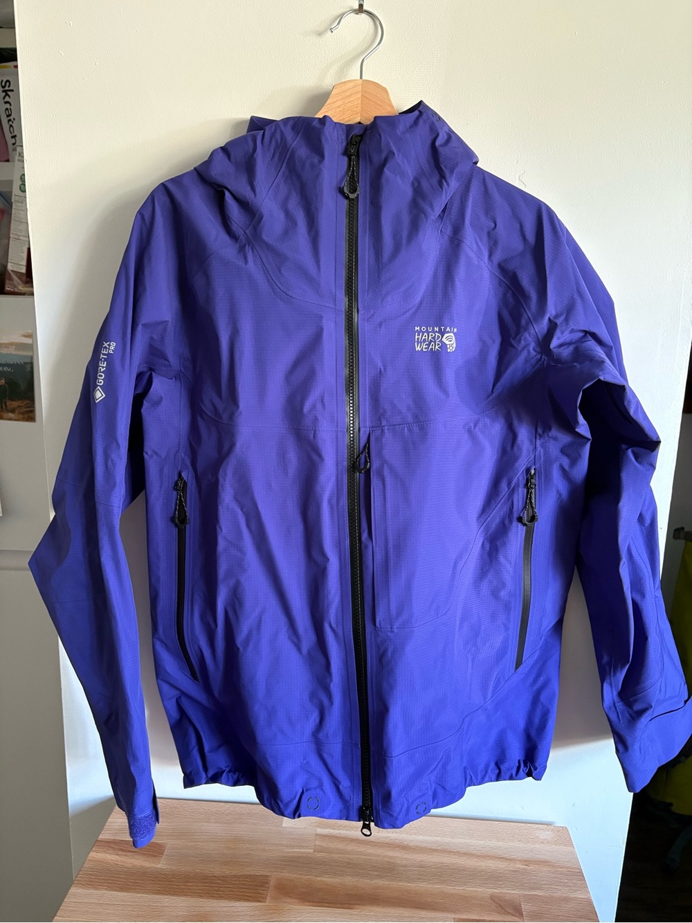 Mountain Hardwear women’s dawnlight pro gore Tex jacket